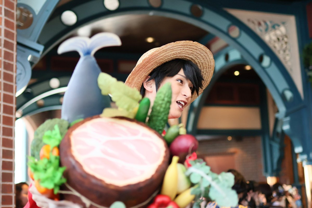 ai_pek0's tweet photo. 2026.10.17(土)10:00～
サンジの海賊レストラン
ルフィ(なおくん)
食材取りに行って帰ってきてから、ずっと魚がピチピチ動いてて、ずっと震えてました笑
魚の尻尾噛んだら自分も震えてました😇
芸が細かいのよ笑
 #USJファン  #サンレス  #ONEPIECE https://t.co/dCyBYPu0va