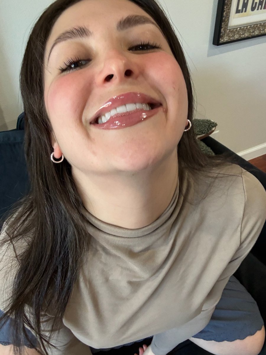 Aliceq9ow's tweet photo. @hammond @ThatCheerMomOfX Yeah with the mouth like this 👄 https://t.co/0lsQSkpzTc