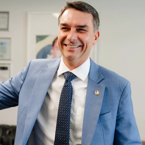 centralreality's tweet photo. 🚨De acordo com o Ministério da Fazenda, Willer Tomaz, amigo de Flávio Bolsonaro, movimentou 5 bilhões em BETS e foi maior apostador do Brasil no ano de 2025. https://t.co/GAZjBHVsOC