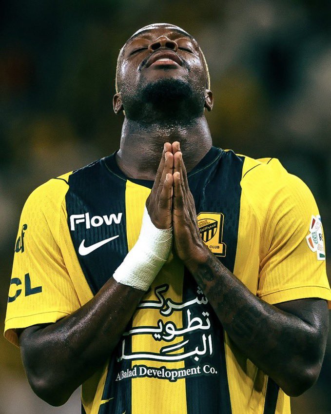 FH_MHY's tweet photo. جورج ليس الحل الأهم في #الاتحاد يا ينز فيسينغ، بل هو حلك (الوحيد) ..
هو العين التي ترى بها، وهو السلاح والذخيرة التي تدخل بها كل معاركك وتحدياتك .. 
هو اللاعب الذي تُبنى عليه التشكيلة وحيدًا في خط الهجوم دون الإخلال بالمنظومة ككل!

الموضوع ما يحتمل أراء مختلفة، جورج اولاً ثم البقية..
أي فلسفة في هذا الملف مستقبلاً مرفوضة وغير مقبولة