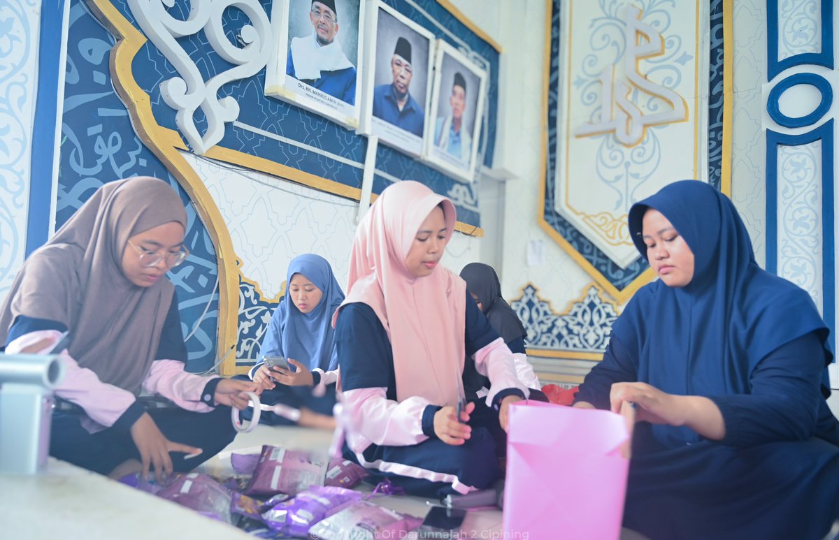 pesantrendn2's tweet photo. SUASANA PERLOMBAAN FESTIVAL NISAIYYAH (DAY-2)
di Pesantren Darunnajah 2 Cipining
📍Kampus 1 Putri

Sabtu, 17 Oktober 2026 https://t.co/the72DrTMH