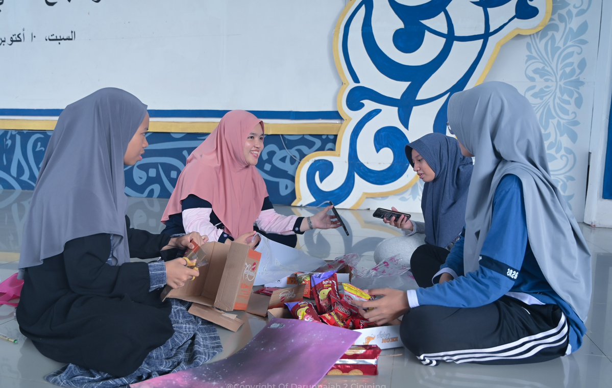 pesantrendn2's tweet photo. SUASANA PERLOMBAAN FESTIVAL NISAIYYAH (DAY-2)
di Pesantren Darunnajah 2 Cipining
📍Kampus 1 Putri

Sabtu, 17 Oktober 2026 https://t.co/the72DrTMH