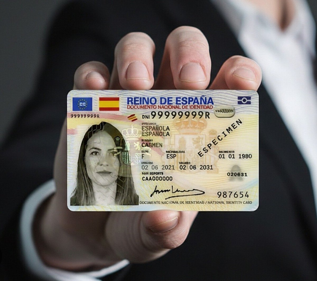 perejililloss's tweet photo. lo que pensé la primera vez que me dijeron "dni" en Twitter https://t.co/TSvwR6NRdv