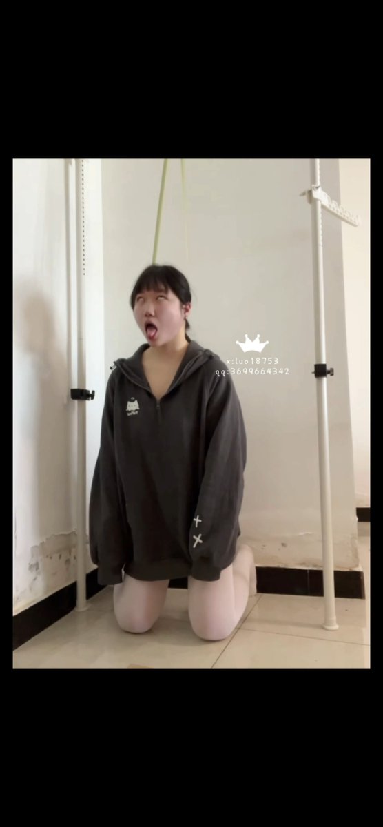 luo18765's tweet photo. #自缢 #自残 #绞刑 #上吊 #hanging #勒脖子 #首吊り #首絞 #上吊 #掐脖子 #strangle
这次集资是她来拍，去年拍视频的一个演员 https://t.co/J4ksvTcaFm