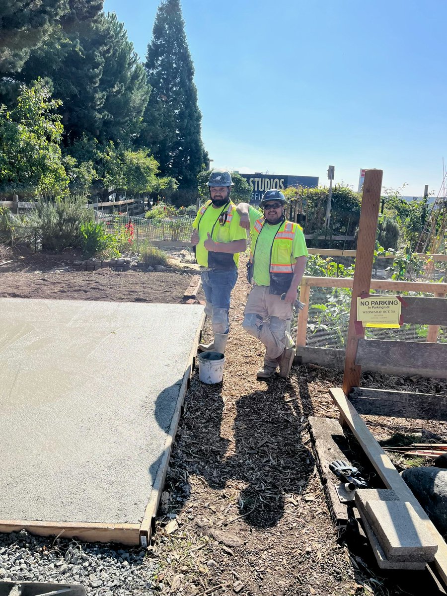 Andersen_Const's tweet photo. We supported the Interbay Giving Garden by finishing their greenhouse foundation, thanks to Salmon Bay Sand and Gravel. It will grow veggie starts for local food banks like Ballard Food Bank. Big thanks to our team: Jose, Efrain, Oscar &amp; the Andersen Foundation! 🌱💚 https://t.co/eJ6IiJzFmX