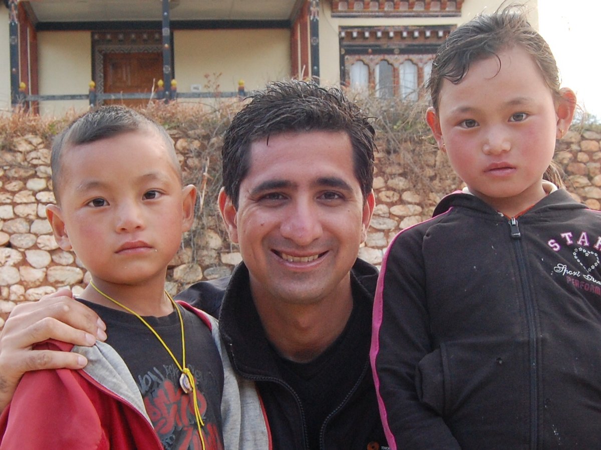rohitxbisht's tweet photo. Bhutan ブータン https://t.co/3sJe9VNkG4