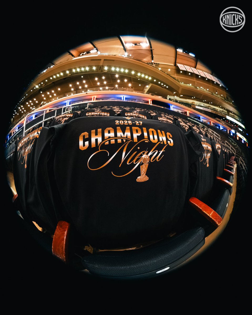 nyknicks's tweet photo. let the vibes commence 🏆

giveaway item of the game | @Chase https://t.co/yXTgkARe2e