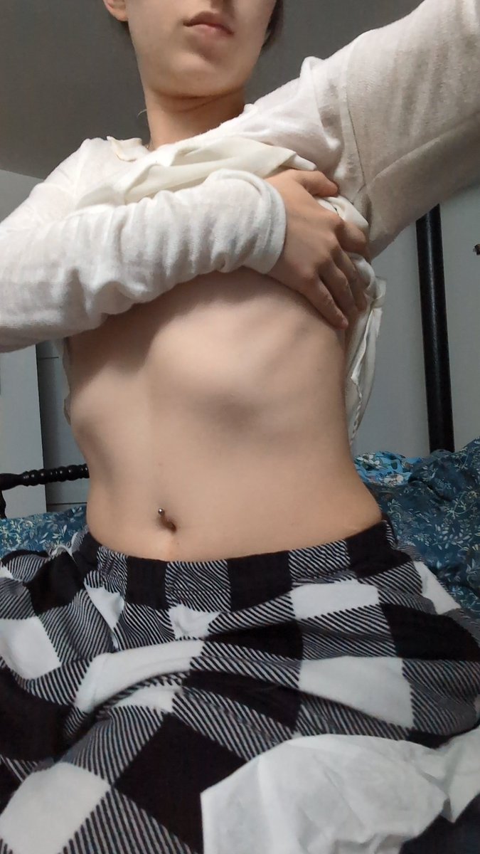 sweetskinnyBabe's tweet photo. Been throwing up all day but look how bony yay https://t.co/i7uZ6i4aT1