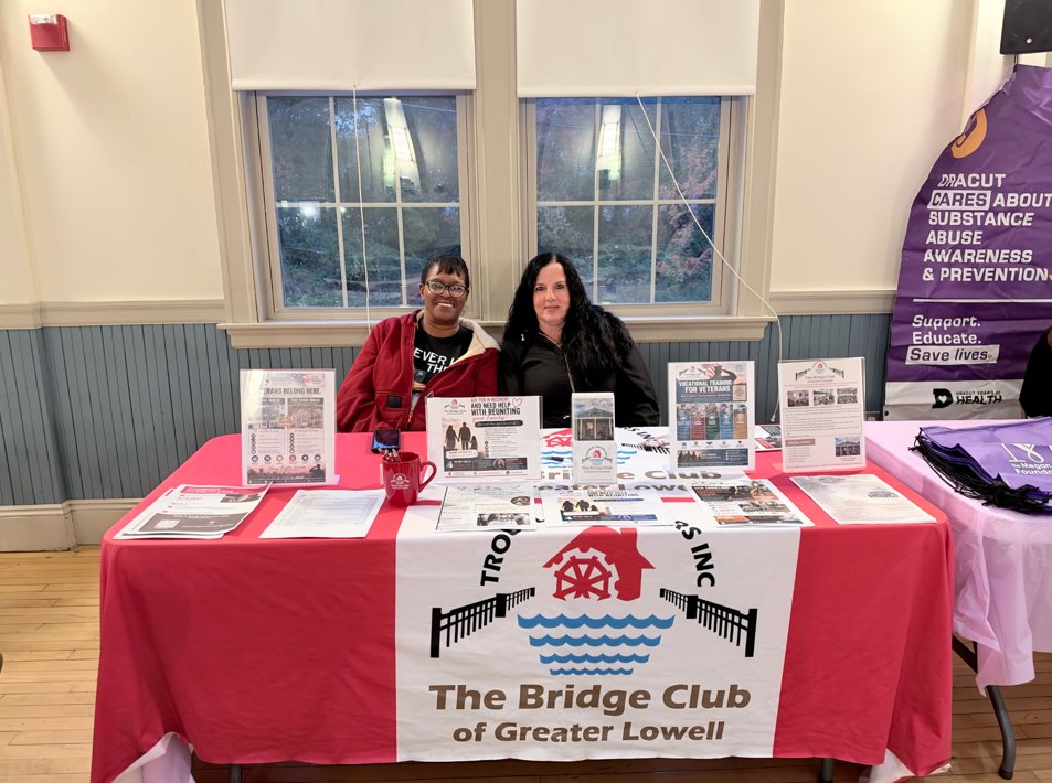 bridginglowell's tweet photo. Last Tuesday, Carmen represented the Bridge Club of Greater Lowell at Dracutโs 10th Annual Substance Use Vigil at Harmony Hall.๐
#BridgeClubOfGreaterLowell #Dracut #OverdoseAwareness #RecoveryIsPossible #EndTheStigma https://t.co/O417KPcCEs