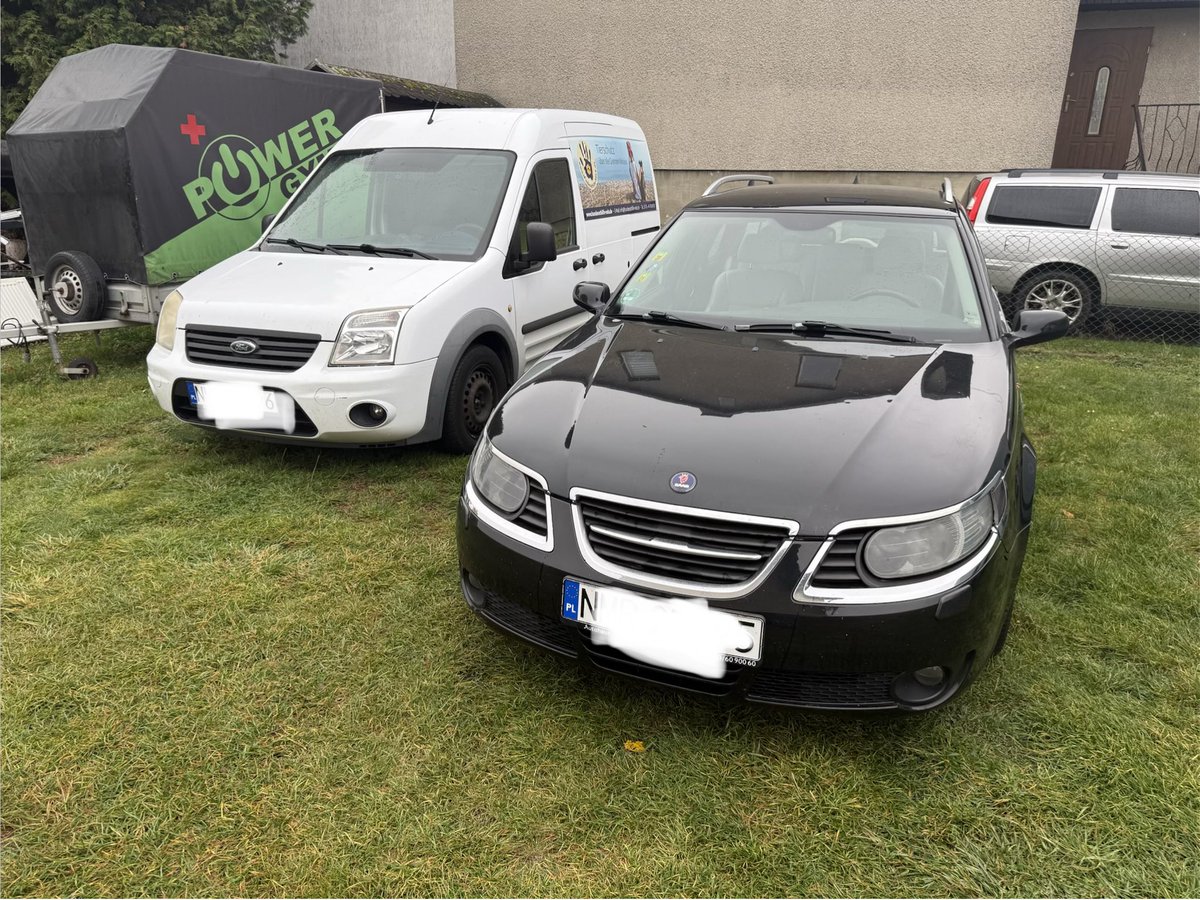 DanielPowerBus's tweet photo. 🇵🇱🤝🇺🇦 BARDZO INTENSYWNY WEEKEND! ALE MISJA ZAKOŃCZONA SUKCESEM! 🚗💪🔥

Kochani! ❤️

To był naprawdę bardzo intensywny weekend! Setki kilometrów, mnóstwo pracy, zmęczenie, ale przede wszystkim ogromna satysfakcja! 💪

Tak jak obiecywaliśmy – pojechaliśmy do Niemiec po kolejne samochody, które przygotowujemy na ukraiński front! 🇺🇦🚙

Tym razem jednak nasza ekipa była wyjątkowa! ❤️

👴 Mój 71-letni TATA – którego wielu z Was już zna z moich opowieści i wspólnych wyjazdów. Człowiek, który mimo wieku nadal ma w sobie ogromną energię i chęć pomagania!

❤️ Moja 17-letnia córeczka NATASHA – która razem ze swoim chłopakiem FRANKIEM również wzięła udział w tej wyprawie! Natasha i Franek poprowadzili jeden z samochodów z Niemiec!

🚙 No i oczywiście JA – standardowo wszystkich zawiozłem, a wracałem swoim samochodem, również załadowanym po same brzegi! 😁💪

Nad ranem wszyscy szczęśliwie dotarliśmy do domu! Zmęczeni, niewyspani, ale szczęśliwi, bo kolejny raz udało się zrealizować nasz plan! ❤️

🫵 SAMOCHODY SĄ JUŻ NA MIEJSCU!

Teraz przed nami kolejny etap!

🔧 Dokładne sprawdzenie samochodów.

🔧 Niezbędne naprawy i serwis.

🚙 Przygotowanie pojazdów do trudnych warunków na froncie.

🇺🇦 A później kolejny wyjazd do Ukrainy, tam, gdzie nasza pomoc jest dziś tak bardzo potrzebna!

Wiecie, co jest dla mnie w tym wszystkim najpiękniejsze?

Że pomaganie stało się częścią życia całej mojej rodziny. ❤️

Od mojego 71-letniego taty po moją 17-letnią córkę. Trzy pokolenia, jeden cel – pomagać tym, którzy tej pomocy potrzebują! 🇵🇱🤝🇺🇦

I właśnie takie chwile pokazują mi, że to, co robimy od lat, naprawdę ma sens!

❤️ KOCHANI, POTRZEBUJEMY WASZEGO WSPARCIA!

Dostarczenie samochodów to dopiero początek. Przed nami koszty napraw, serwisowania, przygotowania i transportu na front.

Każda złotówka, każde udostępnienie i każde dobre słowo naprawdę mają znaczenie!

🫵 MY DAJEMY SWÓJ CZAS, SIŁY I SERCE. A DZIĘKI WAM MOŻEMY ROBIĆ JESZCZE WIĘCEJ!

Nie zatrzymujemy się! 👊🔥

Bo dopóki trwa ta wojna, dopóty będziemy pomagać! 🇵🇱❤️🇺🇦

Daniel Lewakowski
Stowarzyszenie POWER BUS nr konta 

45 1160 2202 0000 0005 9439 2132

BLIK - 503 790 444

PayPayl:  Power-bus@hotmail.com

https://t.co/zrTClcQ7Zy

#PowerBUS #PomocUkrainie #PolskaUkraina #Pomagamy #RazemMozemyWiecej #SamochodyNaFront #SolidarniZUkraina