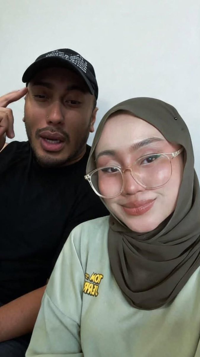 VIRALDALAMKETE's tweet photo. Cikgu tihani daddy ash viral melayu? https://t.co/Nt6GjRl5BZ