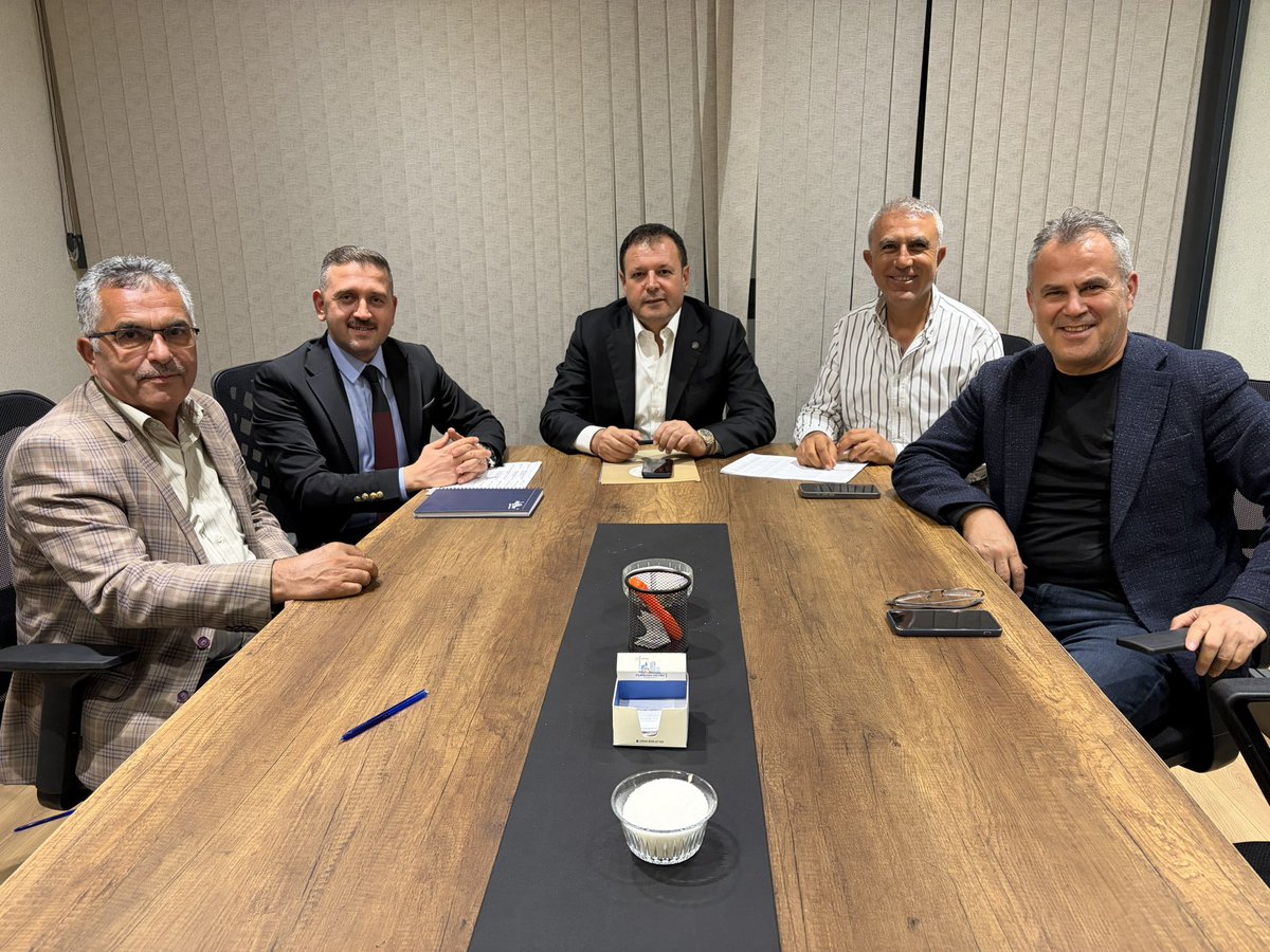 Ahmetonkool's tweet photo. BİRLİKTE DAHA GÜÇLÜYÜZ @mdoganyetim @mahmutd18592957 https://t.co/yYS8hOFZLU