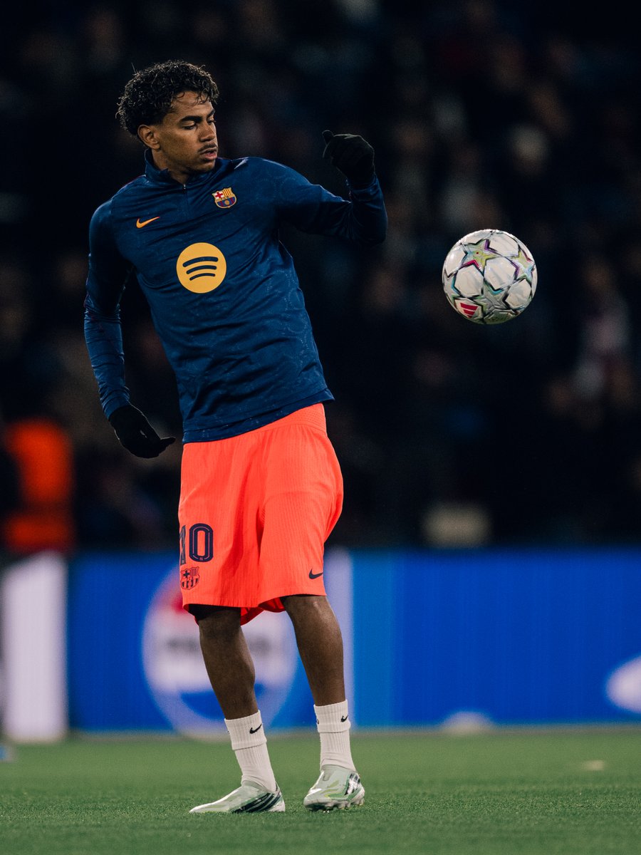 FCBarcelona's tweet photo. Just do your thing, Lamine https://t.co/CxDrjrbWHk
