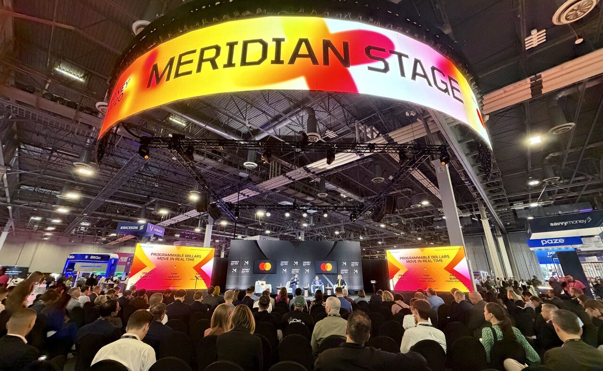 FRBservices's tweet photo. 📍Money20/20 | Booth 20061

The present and future of payments is collaborative, and we're excited to be building it together at #Money2020USA!

Day 2 saw a steady stream of inspiration and activity. The momentum continues today with another full lineup of service providers, fintechs and more showcasing instant payments solutions taking place on the FedNow® network.

And don't forget, warm fresh-baked cookies on site all day. Stop by our booth, we'd love to chat. 🍪