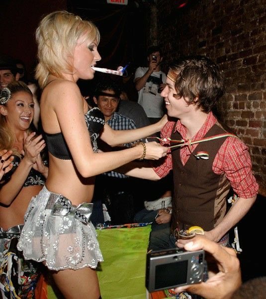 zombieb1tch's tweet photo. should’ve been me https://t.co/DBMFDKAZmn