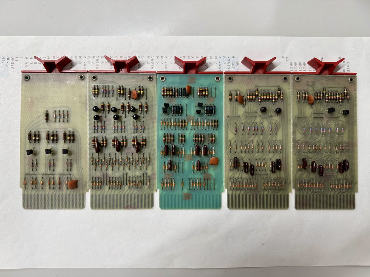 sdf_pubnix's tweet photo. We’ve started a new restoration on a DEC LINC-8.  Follow and support the effort at https://t.co/3RKl3DPi43

#vintagecomputing #retrocomputing #vintagecomputer #retrocomputer https://t.co/y6NF8H3Mfa