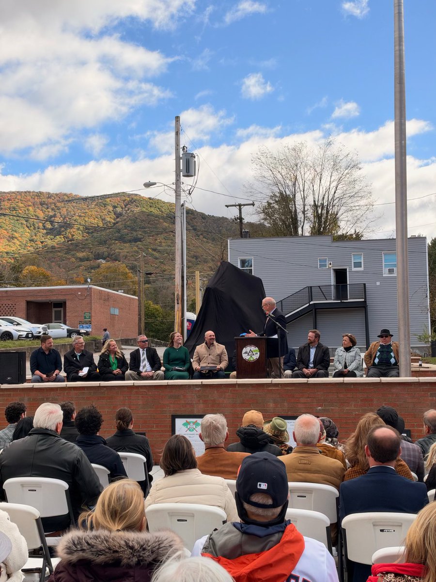 RepMGriffith's tweet photo. This past weekend, I delivered Congressional remarks to celebrate Billy Wagner the baseball player, but my speech at the ceremony was stories I had heard in Southwest Virginia about how good Billy Wagner the person is. A Tazewell park has been dedicated in his honor. https://t.co/yyuwEcqZ3V