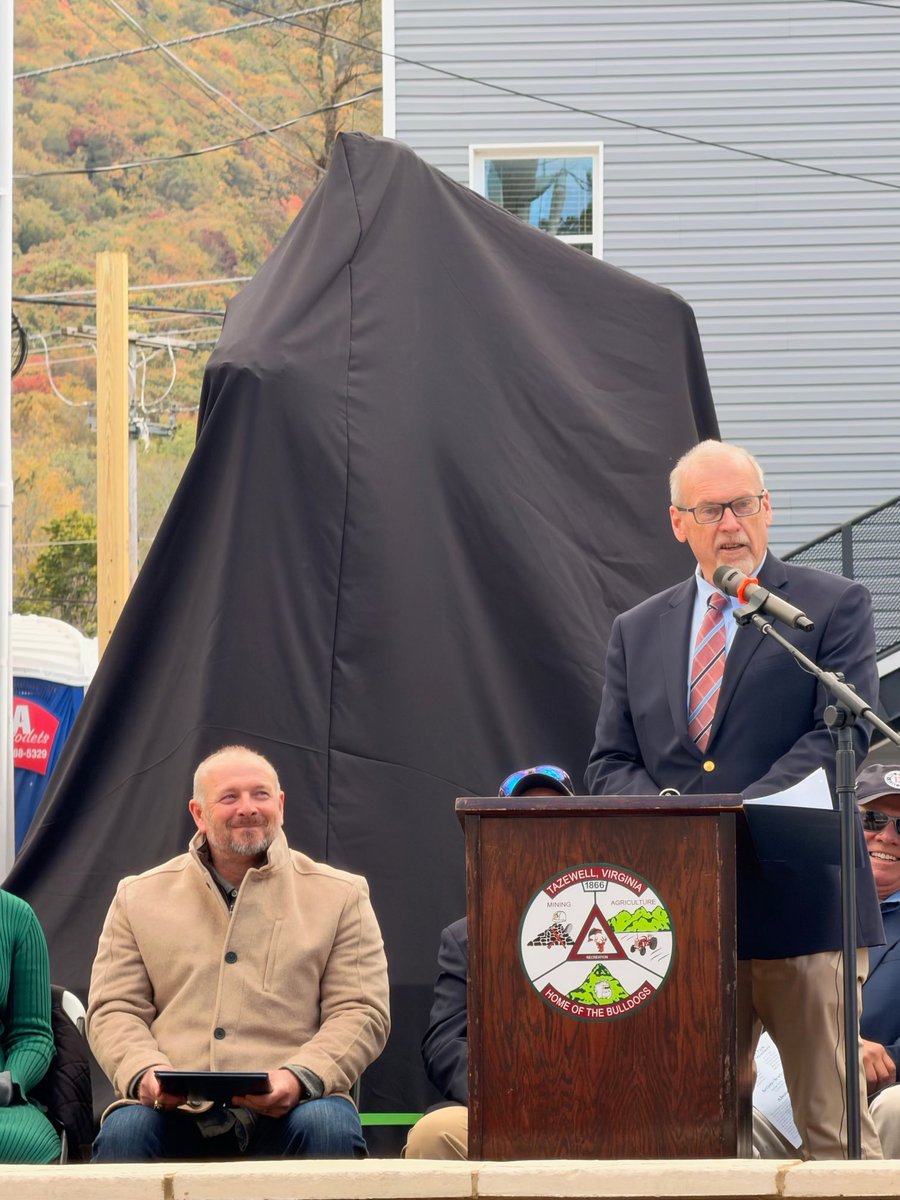 RepMGriffith's tweet photo. This past weekend, I delivered Congressional remarks to celebrate Billy Wagner the baseball player, but my speech at the ceremony was stories I had heard in Southwest Virginia about how good Billy Wagner the person is. A Tazewell park has been dedicated in his honor. https://t.co/yyuwEcqZ3V