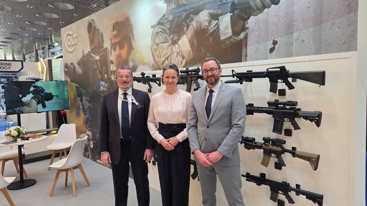 MartaHushk's tweet photo. #MILIPOL2026 is underway in Doha! 🇶🇦

Celebrating its 30th anniversary, the 🌍 event brings together 270+ exhibitors from around the world — including Czech companies 🇨🇿

Great to meet the Czech representatives at the opening and see 🇨🇿 innovation on the global stage!

@Omnipol1934 @ERAaero @ColtCZGroup 
@ed_mzvcr @CzechMFA_MENA @CzechDoha @vnitro