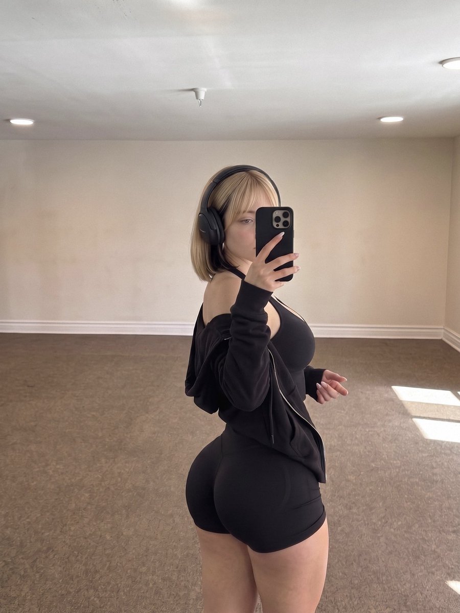Ameliabentuqq's tweet photo. i love workout 🥰 https://t.co/OwjRoA7KK7
