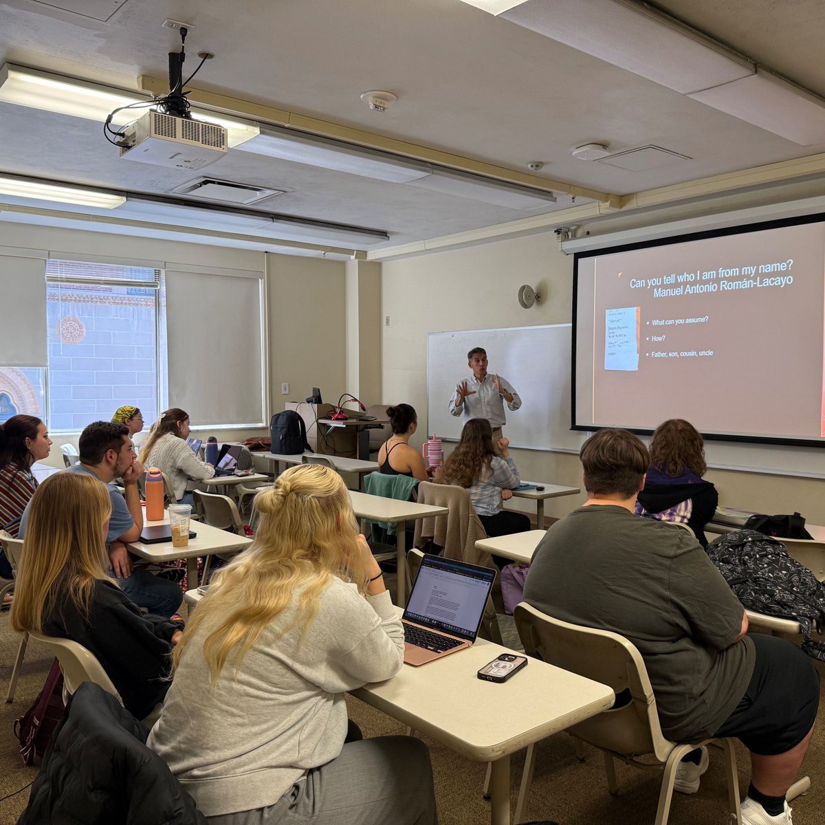 LACCATLASA's tweet photo. Last week, LACC was invited by Dr. Daud Isa to speak with communications students at @PointParkUniversity. Thank you for the invitation and for a great conversation on diversity and communication! 🗣️ #LACC #Communication https://t.co/4bkuKXrIFg