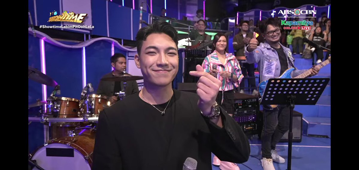 kevinrainier_b's tweet photo. It's Showtime: "Laro Laro Pick" (LIVE) [Oct. 20, 2026]

You Gotta Lyric: The format was reverted into original flavor after Six Part Invention returns in the 17th Anniversary of the show.

@Espanto2001

Music: "Noypi" by Bamboo

#ShowtimeLabimPitOohLala https://t.co/y6xPbkpxrO