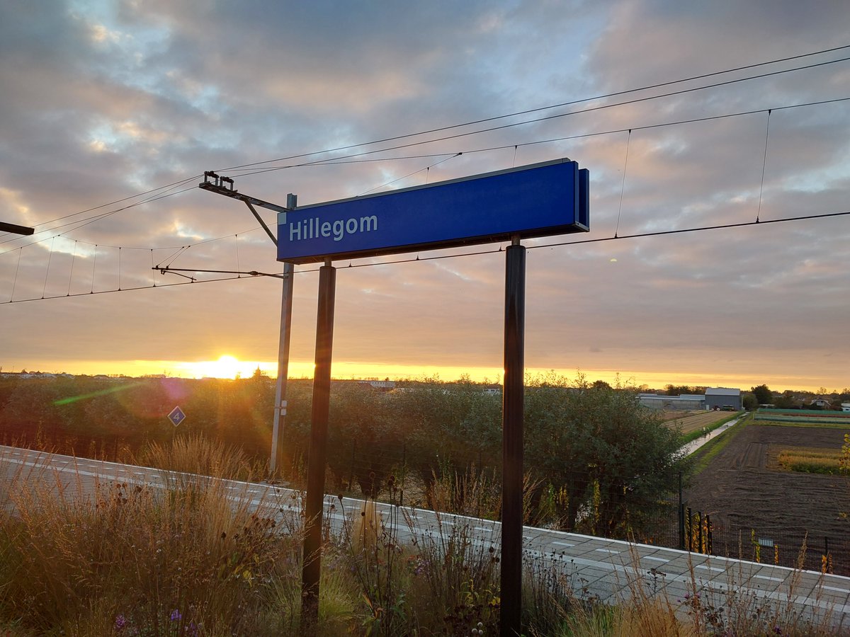 Fluitmonster's tweet photo. #Zonsondergang 18-10-2024

dacht ik had hem niet, maar toch wel, dus vandaag maar even omdat ik deze datum nog niet heb en het weer bewolkt was. https://t.co/0BcImizQAu