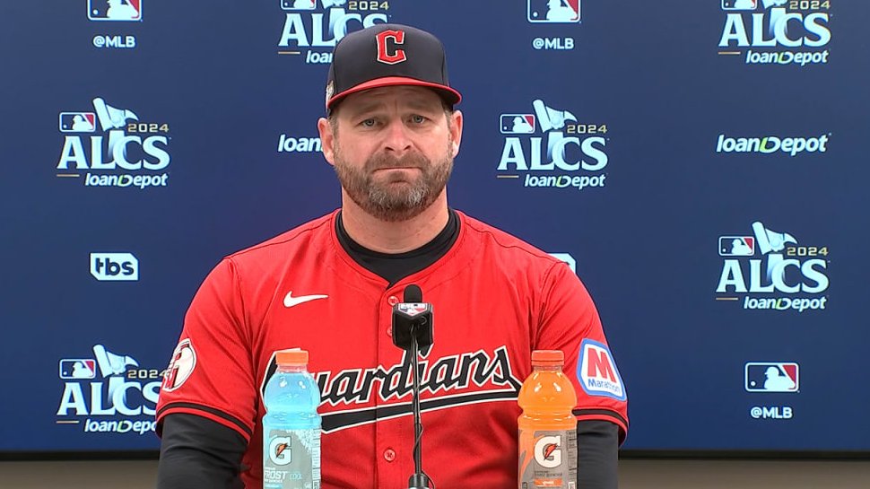 SleeperGuards's tweet photo. Anthony Castrovince says not to rule out Stephen Vogt going to the Seattle Mariners: 

"It kills the guy to be away from his family... his family's out in Washington, so from that point, it makes all the sense in the world"

(via @castrovince on @923TheFan) #GuardsBall https://t.co/4MSBfD43td