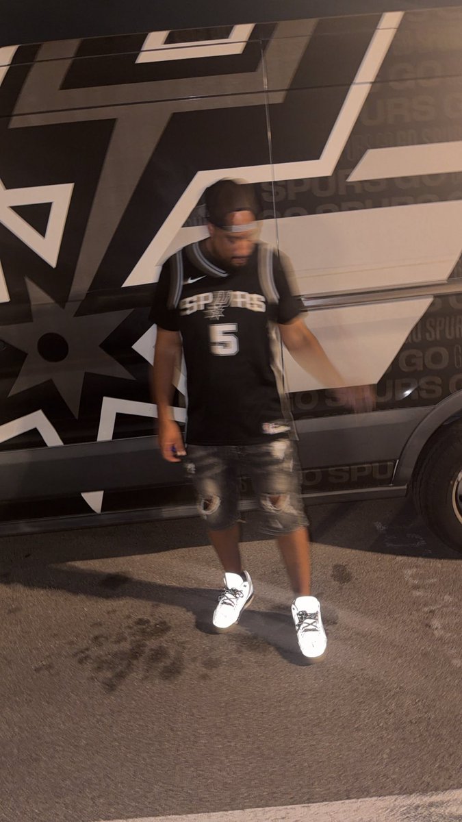 djhellayella's tweet photo. We back tonight 🩶🖤 82-0 ##PorVida https://t.co/LtFiknJObX