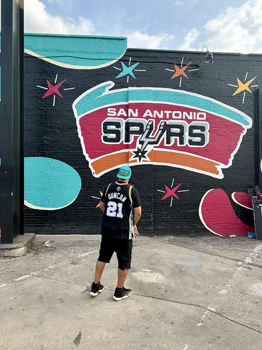 djhellayella's tweet photo. We back tonight 🩶🖤 82-0 ##PorVida https://t.co/LtFiknJObX