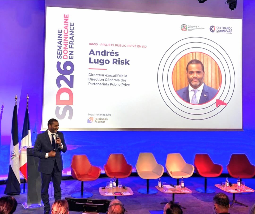 DGAPPRD's tweet photo. Nuestro director ejecutivo, Andrés Lugo Risk, presentó en la Semana Dominicana en Francia 2026 las grandes oportunidades que ofrecen las #APP para las inversiones francesas en #RD. Destacó el liderazgo del presidente Luis Abinader en el impulso del desarrollo nacional. https://t.co/o4CYidok6l