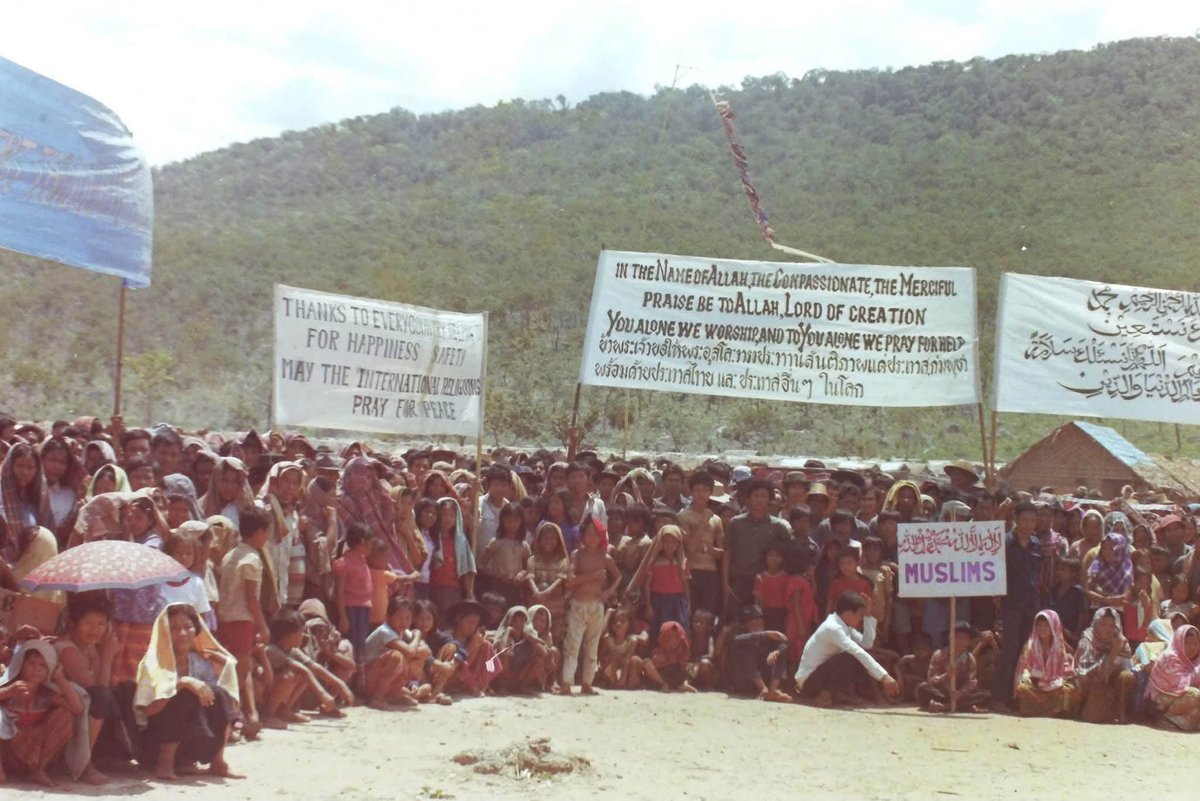 Thaidefend's tweet photo. เตือนความจำ #unhcr Remember? #refugee #kampouchea #khmerrouge #cambodia @Refugees  @RefugeesMedia  #un @UNHumanRights  @UN  #thailand territory from helping Cambodia from KhmerRouge opened camps around 1979 @grok and now Khmer forget https://t.co/v2FSdhLdWE