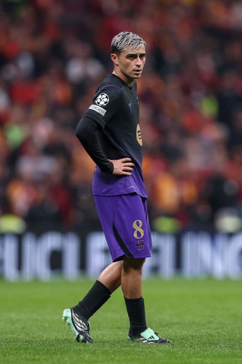 IAys11's tweet photo. هذا اللاعب لو يلعب في الدوري قوي والخصوم اقوياء بدنيا واقوياء في الضغط والالتحامات كان تغيرت وجهة النظر عنه

مقارنته في انيستا وتشافي شيء مضحك جدا
لاعب منفوخ https://t.co/gAgMlsWA6K