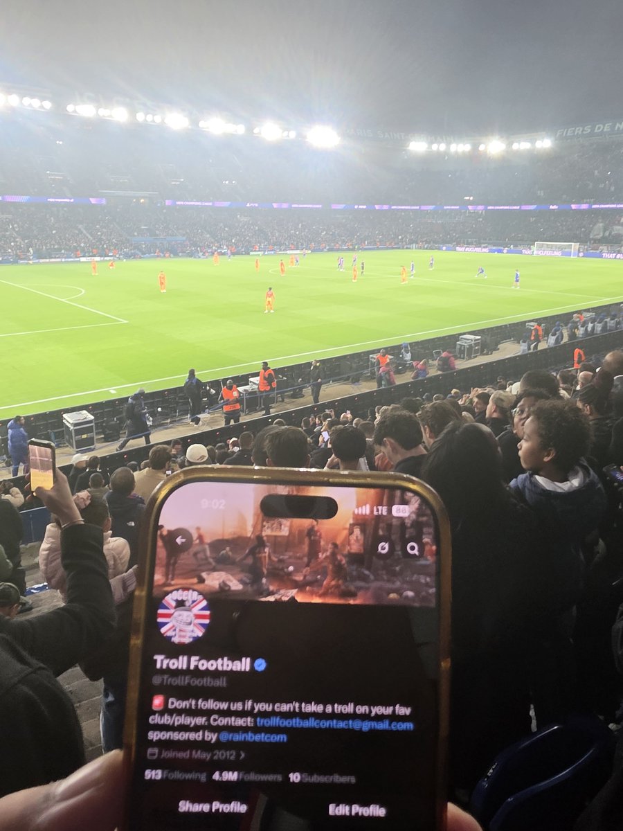 TrollFootball's tweet photo. Live hatewatch https://t.co/V8r3zxPe9U