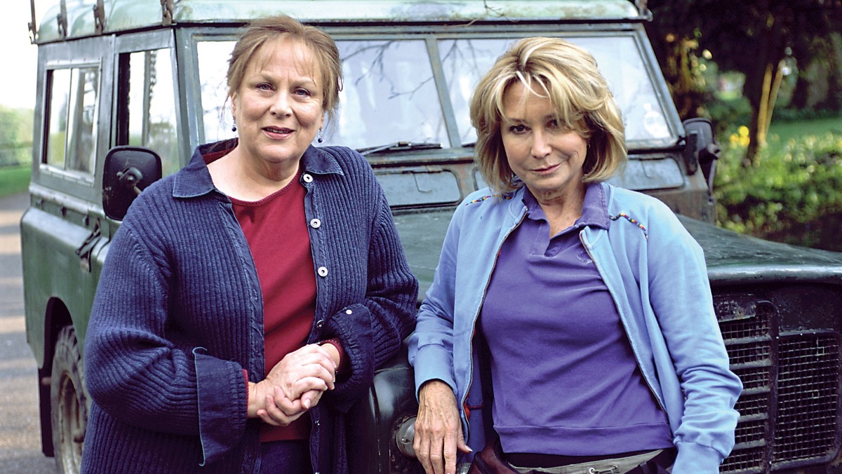 VisionTV's tweet photo. This week on #RosemaryandThyme, when Rosemary and Laura set out to create a wild garden at a pop star Nev Connolly's grandiose Gothic pile, they discover bones belonging to a racehorse and a young woman.

Watch Wednesdays at 5pm ET. https://t.co/RyxNQPGlol https://t.co/FAWaRtXCQe