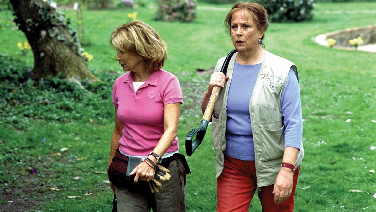 VisionTV's tweet photo. This week on #RosemaryandThyme, when Rosemary and Laura set out to create a wild garden at a pop star Nev Connolly's grandiose Gothic pile, they discover bones belonging to a racehorse and a young woman.

Watch Wednesdays at 5pm ET. https://t.co/RyxNQPGlol https://t.co/FAWaRtXCQe