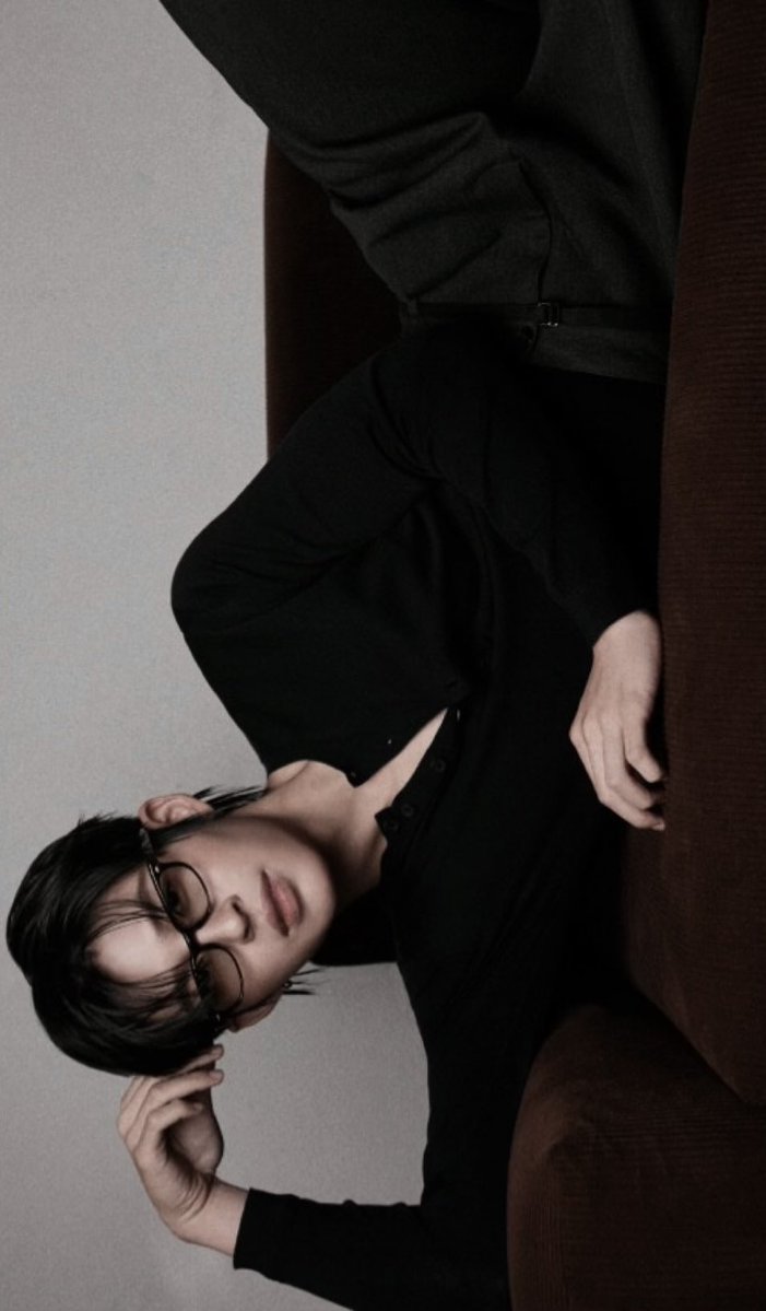 popowowin's tweet photo. his hot signature pose 😮‍💨 https://t.co/0LqHUIQd0j