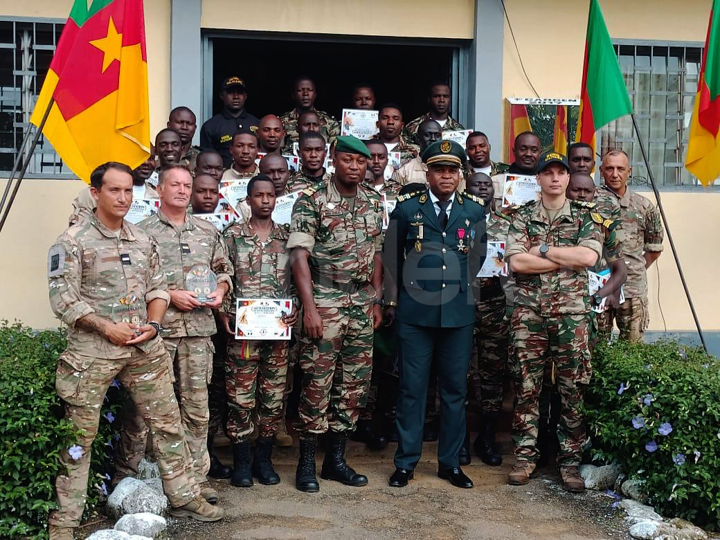 mindefcm's tweet photo. Coopération défense à Douala : une cinquantaine de militaires et démineurs du Génie ont renforcé leurs expertises face aux risques NRBC et aux engins explosifs au CSIAP-GEN, sous l'encadrement d'instructeurs camerounais et français. https://t.co/zKO4ktZPzc