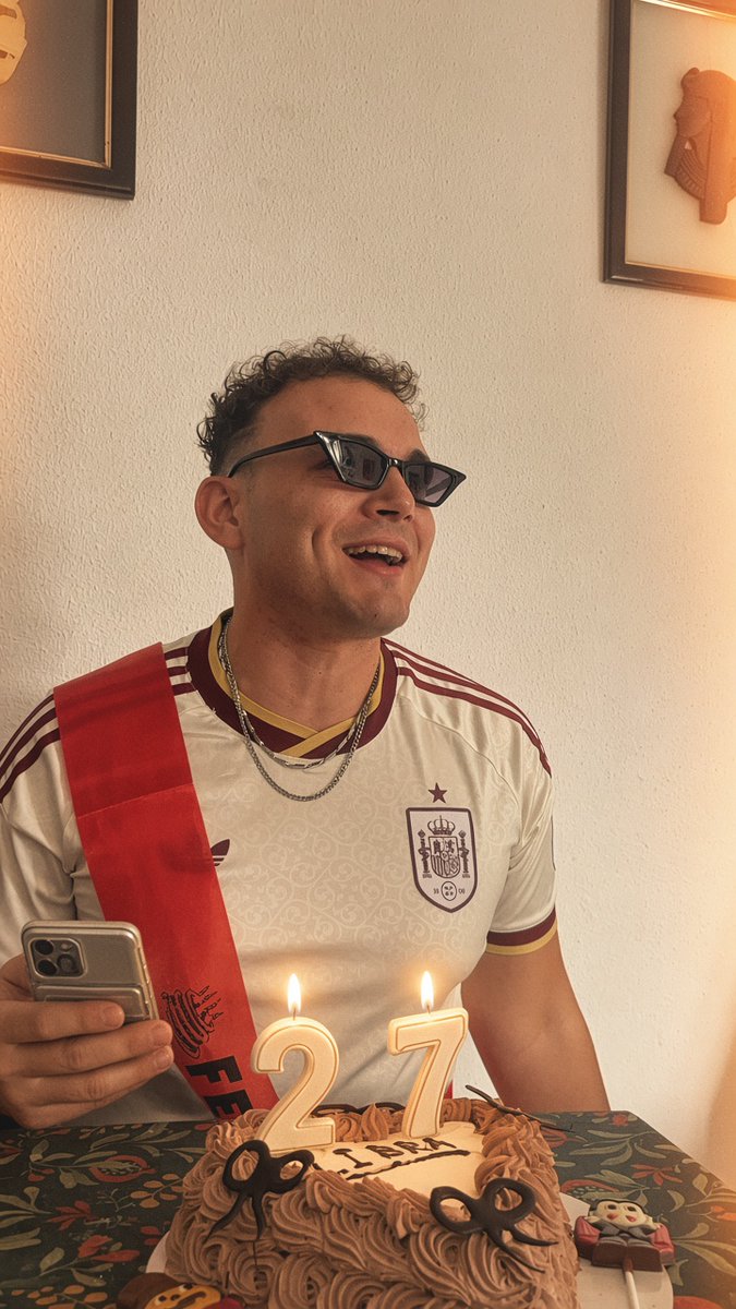 juandeegor's tweet photo. ES MI CUMPLE 🎂✨️ gracias por las felicitaciones mas en mi instagram 🎂🔥⚖️ https://t.co/XOriubUUCh