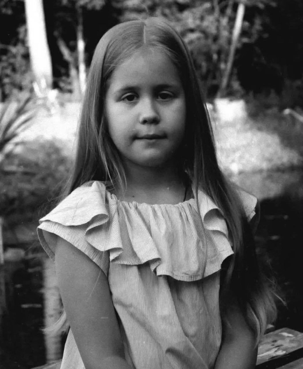 Gerashchenko_en's tweet photo. 11-year-old Arina Koval was also killed by Russians yesterday in Nova Vodolaha, Kharkiv region.

Her brother Artem and her mom Lilia are in the hospital. https://t.co/1jOHQnVgkd