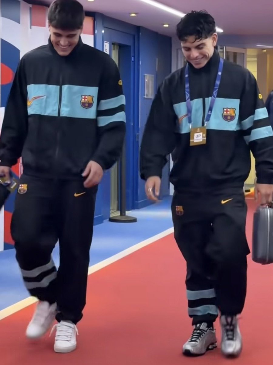 NoteSphere's tweet photo. Rodri, Karim Adeyemi, Marc Bernal and Joan Garcia debut the Corteiz x Nike Shox R419 against Paris Saint-Germain. https://t.co/Wrr7vUh1td