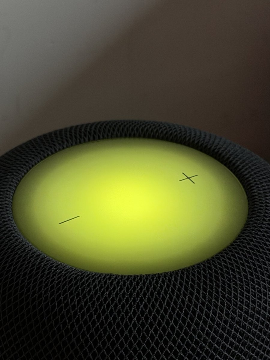 manoletetv_'s tweet photo. i present to you… the BRATPod (HomePod with Sound Glow) #brat #SoundGlow #HomePod https://t.co/sfQX0QQ60I
