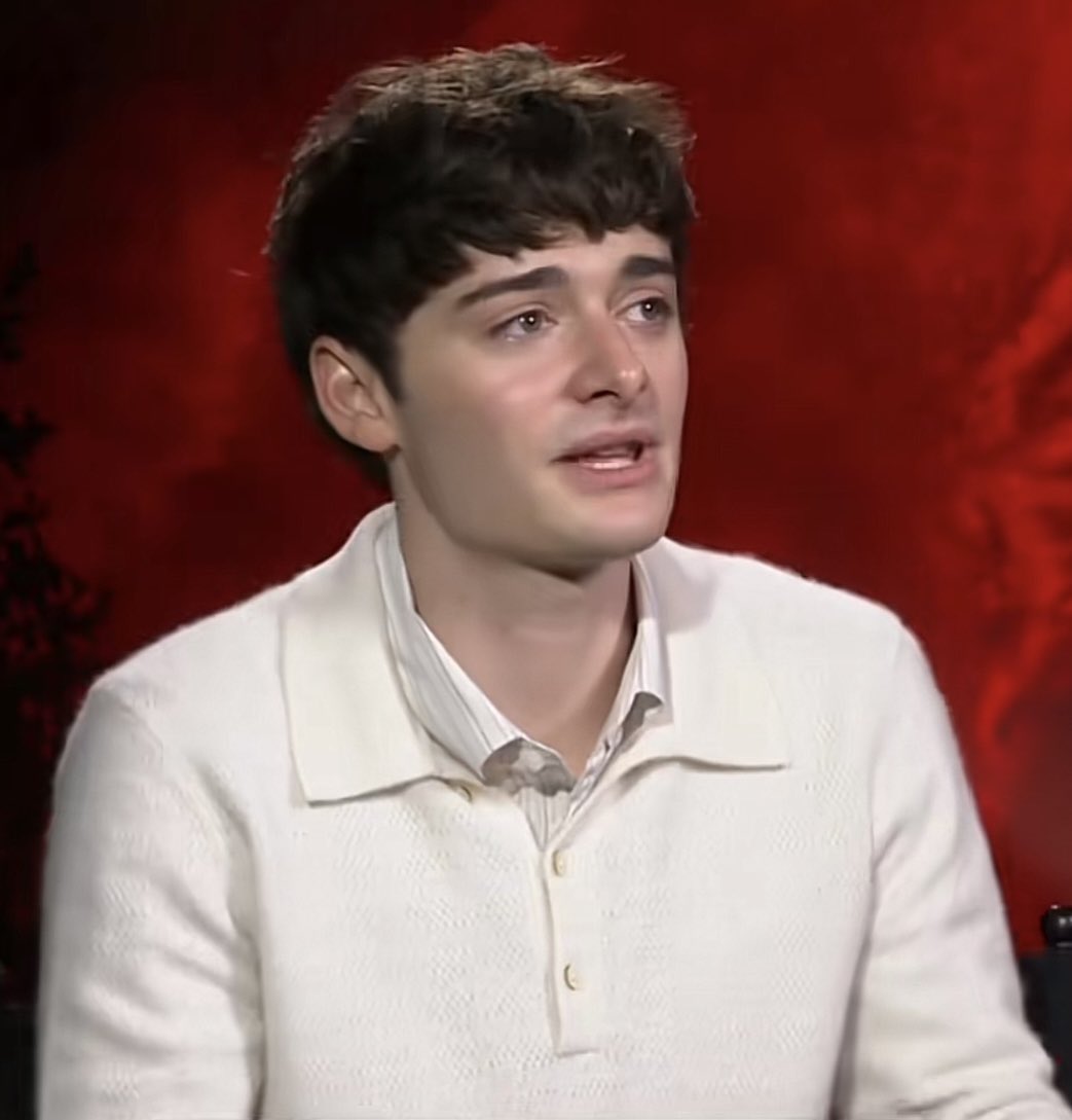 nnekamps's tweet photo. finn wore it first for s5 press, then noah wore it also for s5 press and the last time we saw that shirt was when noah went to watch the odyssey... FINN IF YOU CAN HEAR ME https://t.co/4C4J1sp2PO