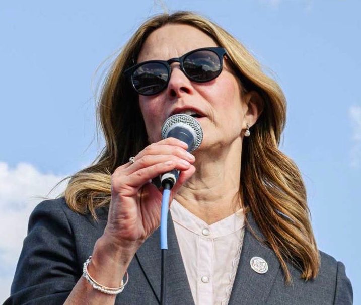 ConservativeTht's tweet photo. “She’s A Liar!” ~ Amy Acton’s Mom

Democratic Ohio gubernatorial candidate Amy Acton's mother, Donna Arthur, urged voters not to cast their ballot for her daughter @amyactonoh, calling her a “liar.

“I love my daughter. But when I saw her lying about her opponent — it's not easy for a mother to say this — but Amy has a serious problem. She is a liar. She lies about her past. She says she grew up living in a tent. None of that is true. She's lied her entire life.”

“My daughter needs help. And she can't help you if she needs help herself. People can change. But first they have to tell the truth. And my daughter still isn't doing that. Don't vote for people who lie. Don't let her become your governor. If you think she'll make your life better, you're fooling yourself. It will only get worse.”

Vote @VivekGRamaswamy 

https://t.co/C7fvfOk8jL