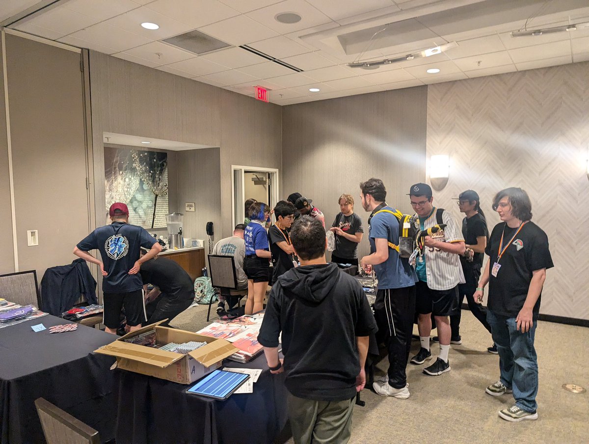 DaUTF_'s tweet photo. i can’t believe it’s been a month since PRISMΔ∇RHYTHM… Thank you again to everyone that helped, competed and spectated! Let’s meet up and play more rhythm games together sometime!!! 🥰 https://t.co/fRGDSGSu62