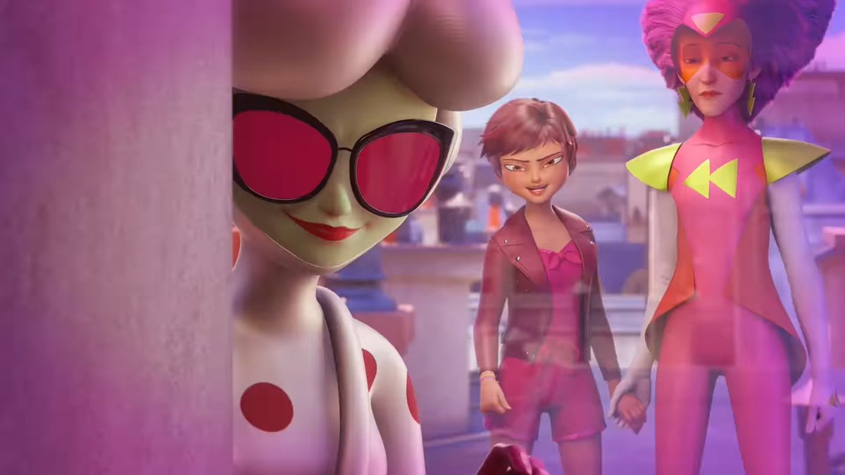 MLBMiraculousBR's tweet photo. 🚨Em "Replay Value" (7x01), veremos que a Lila já se akumatizou para a espionar a Marinette/Ladybug, provavelmente em um momento sem um vilão akumatizado por conta do limite de um akuma por vez.

#MLBS7 #mlbtwt #Ladybug #Miraculous #mlbs7leaks #MLBS7Spoilers #MiraculousSeason7 https://t.co/y5Au4mk4pW