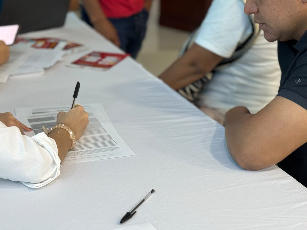 ARNColombia's tweet photo. 💼 En Valledupar, #Cesar, la @ARNColombia y @comfacesar realizaron una jornada de registro y orientación laboral dirigida a personas de las diferentes rutas de atención de la entidad, para fortalecer sus capacidades de acceso a oportunidades de empleo. https://t.co/xLGyMzkZBF