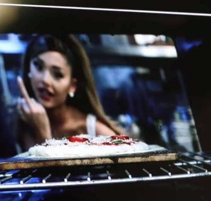 swwtenr's tweet photo. how i love this video https://t.co/UTu3YZy3Bu