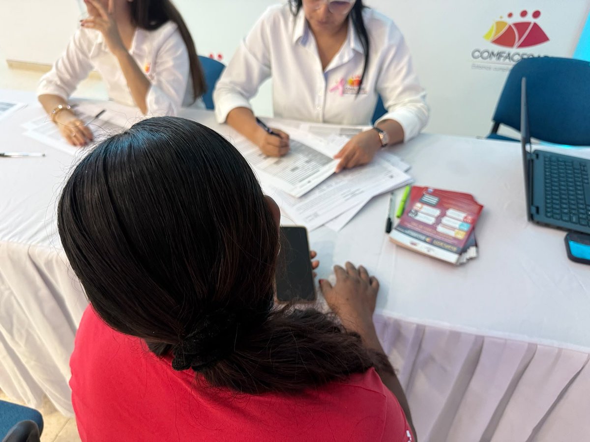 ARNColombia's tweet photo. 💼 En Valledupar, #Cesar, la @ARNColombia y @comfacesar realizaron una jornada de registro y orientación laboral dirigida a personas de las diferentes rutas de atención de la entidad, para fortalecer sus capacidades de acceso a oportunidades de empleo. https://t.co/xLGyMzkZBF