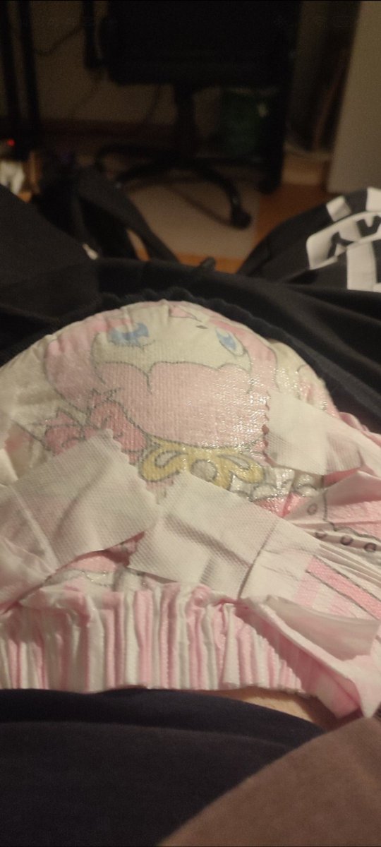 MarvinLind66880's tweet photo. Hey, ich komme aus Kiel und suche eine Herrin die am besten auch aus Kiel kommt, oder nicht so weit weg und ich bin kein Zahlsklave
#sklave #herrin #kiel #domina #abdl #facesitting #facefarting #füße https://t.co/KGAsccC53c